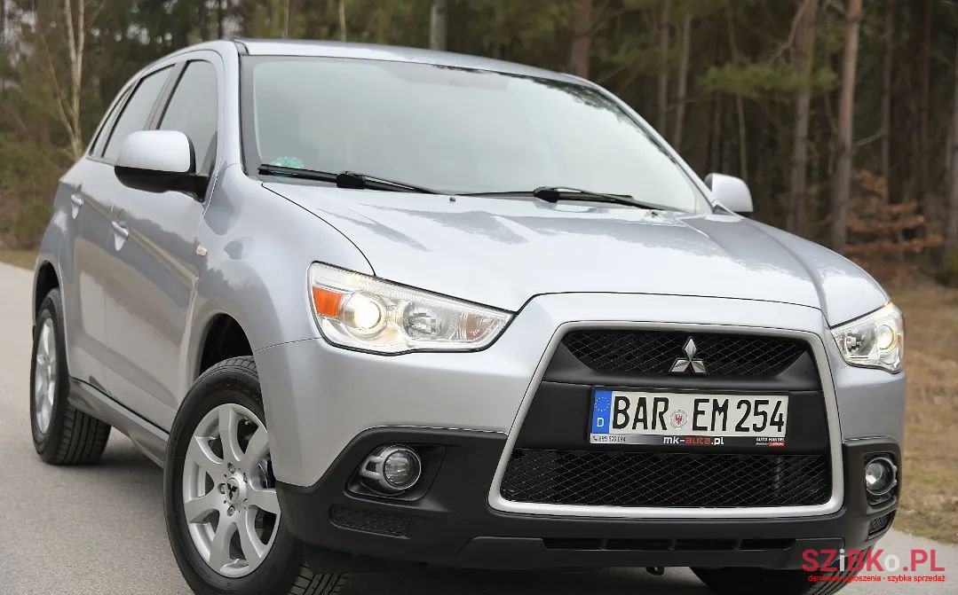 2013' Mitsubishi ASX photo #2