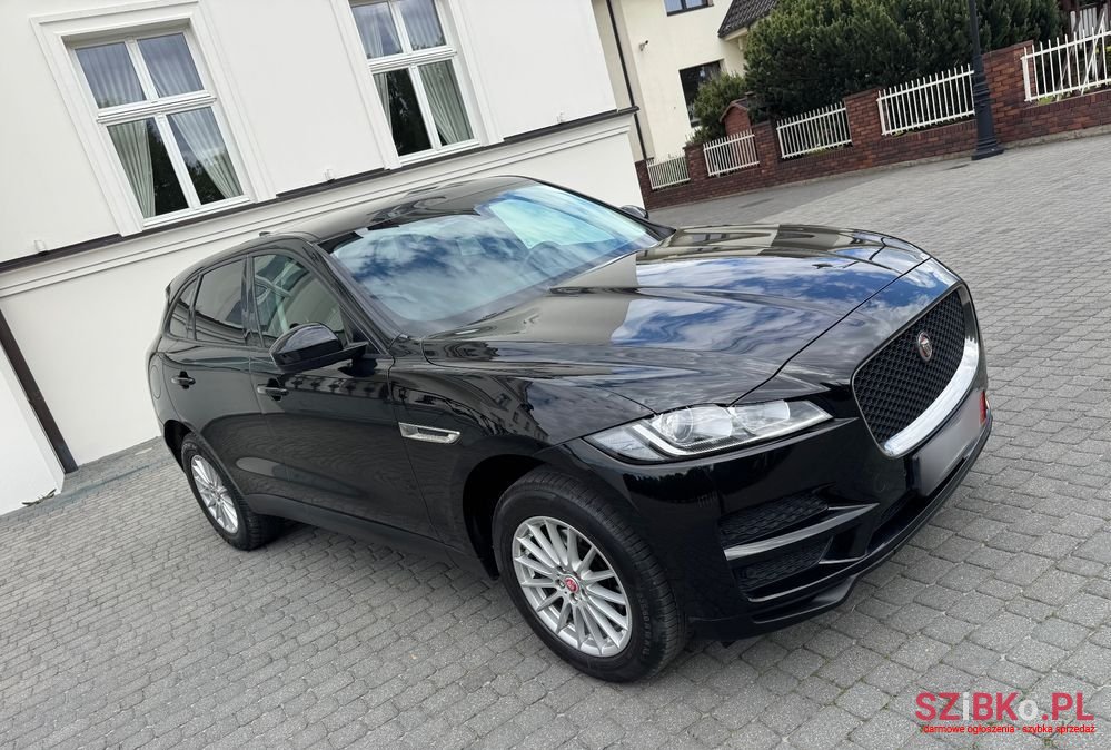 2017' Jaguar F-Pace 20D Awd R-Sport photo #3