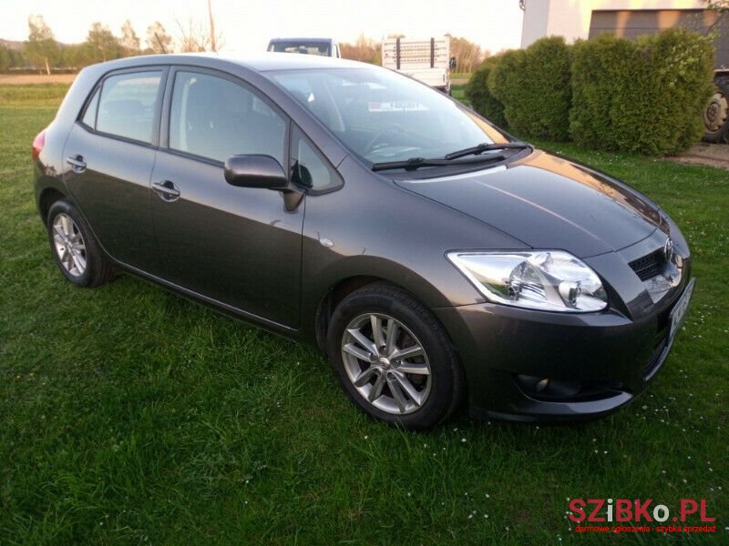 2009' Toyota Auris photo #1