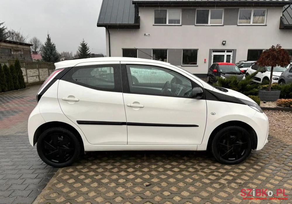 2017' Toyota Aygo photo #5