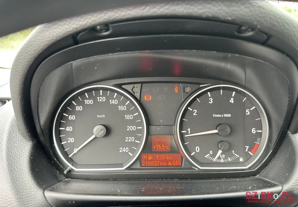 2009' BMW 1 Series 116I photo #6