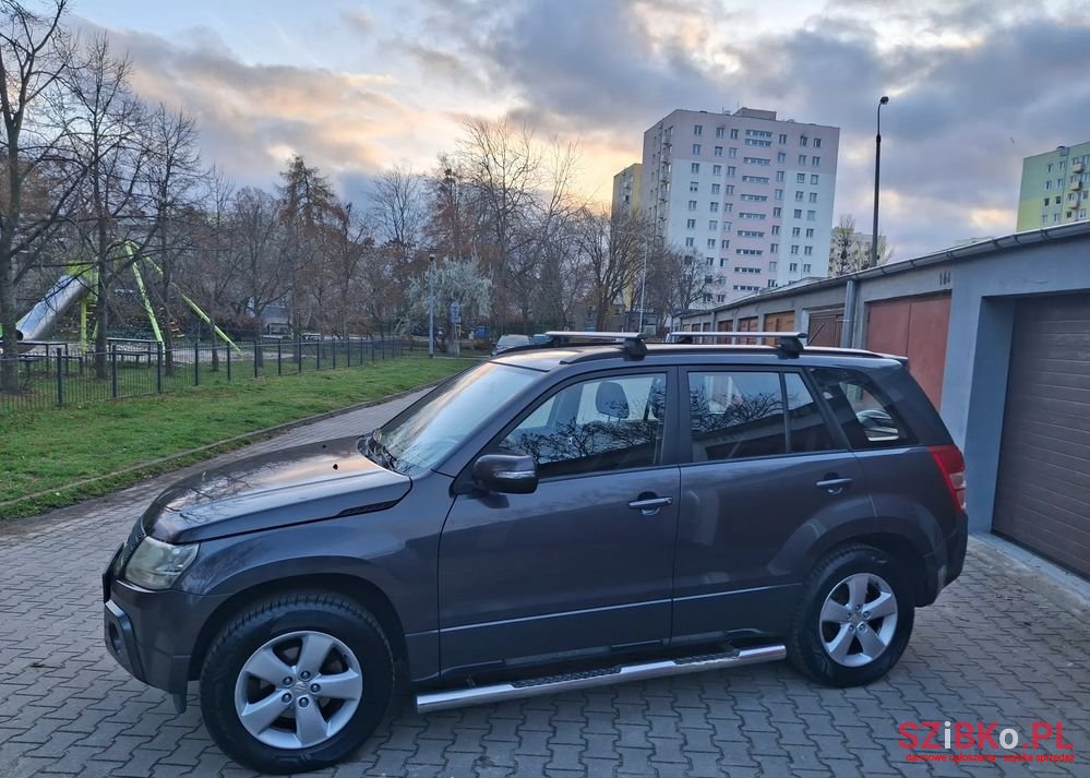 2009' Suzuki Grand Vitara photo #1