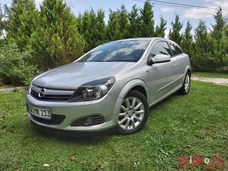 2005' Opel Astra photo #1
