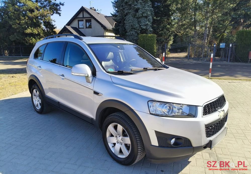 2011' Chevrolet Captiva photo #2