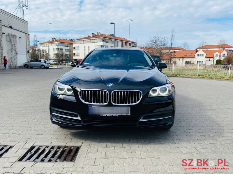 2015' BMW 5 Series 520D photo #6