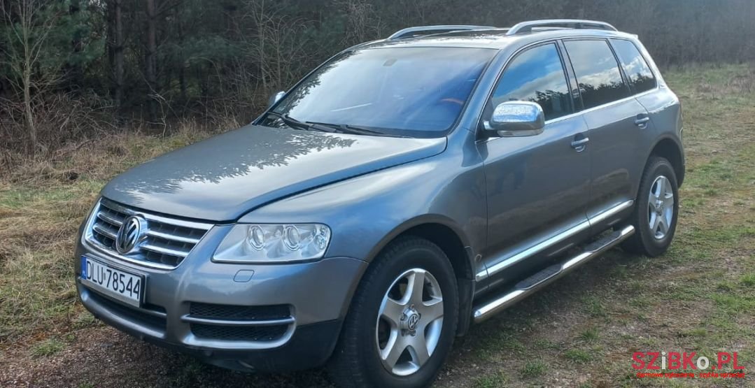 2004' Volkswagen Touareg photo #2
