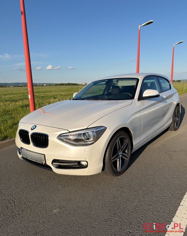 2013' BMW 1 Series 116I Sport Line photo #3