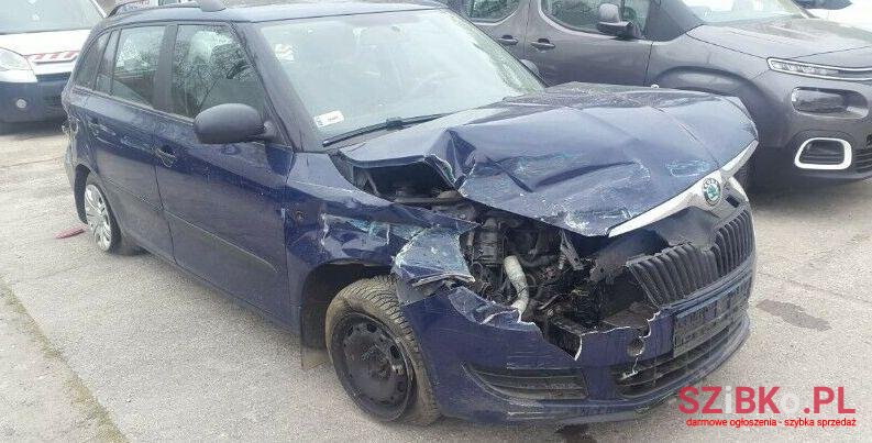 2011' Skoda Fabia photo #2