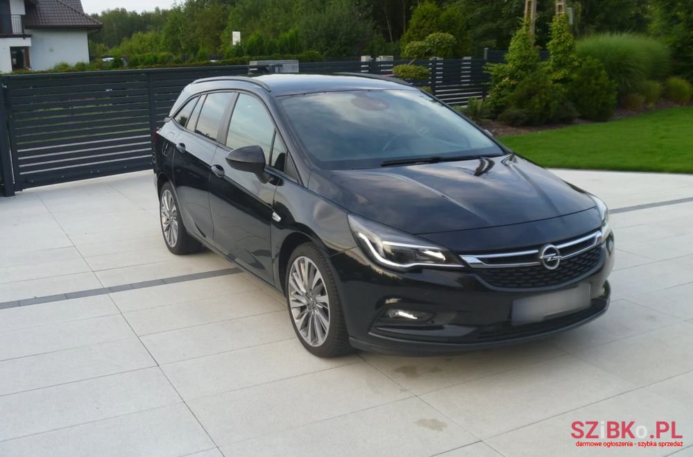 2019' Opel Astra photo #1