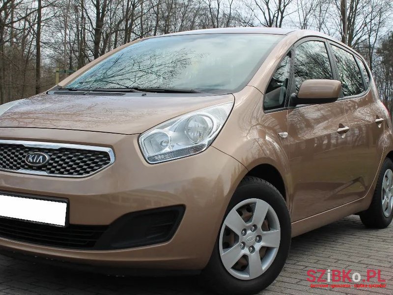 2010' Kia Venga photo #3