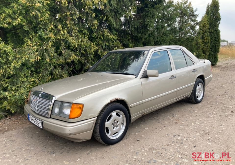 1988' Mercedes-Benz W124 photo #1