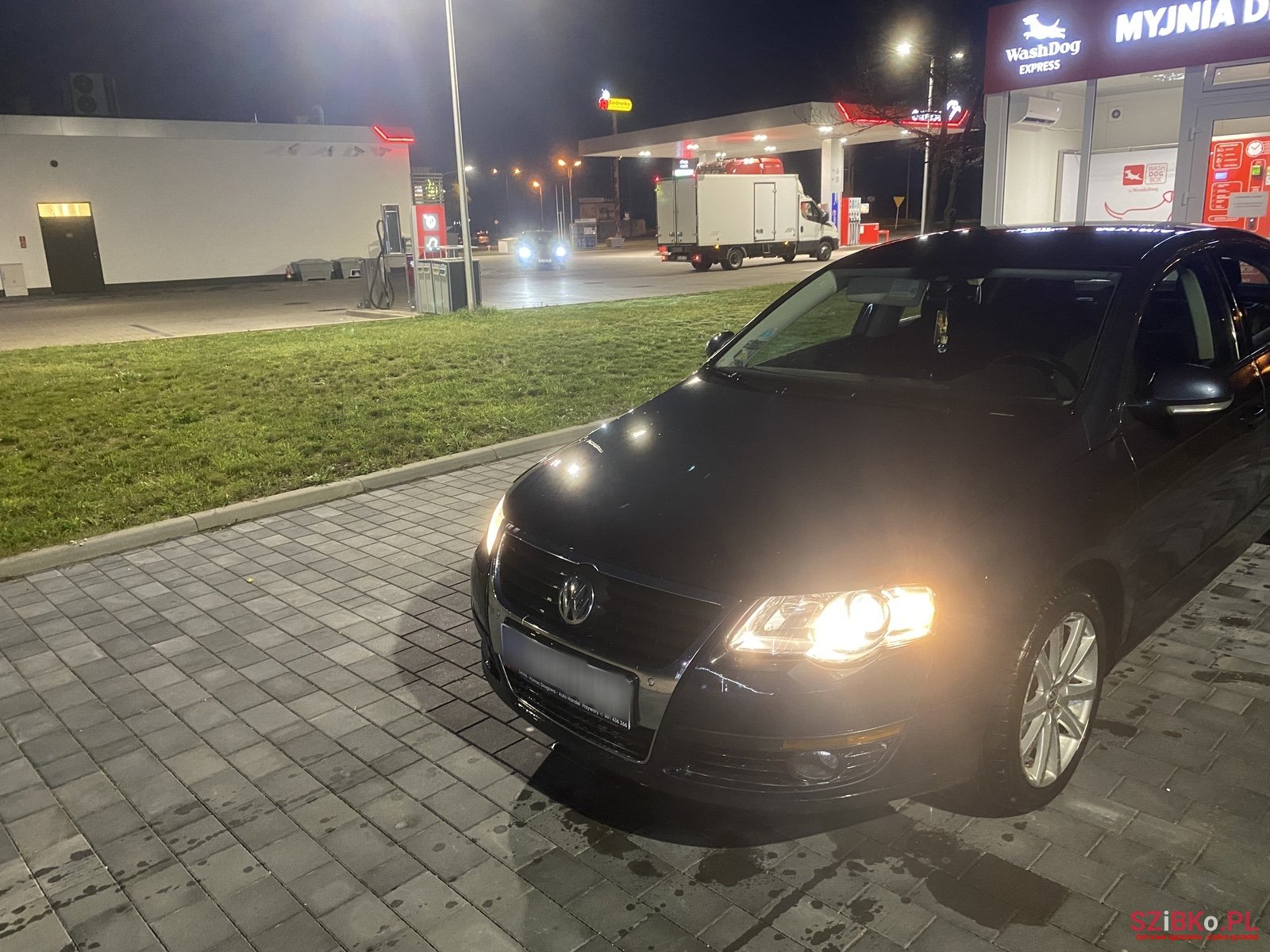 2008' Volkswagen Passat photo #1