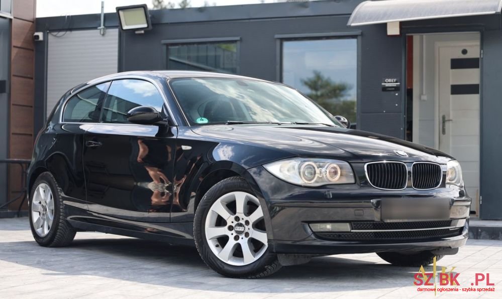 2008' BMW 1 Series photo #2