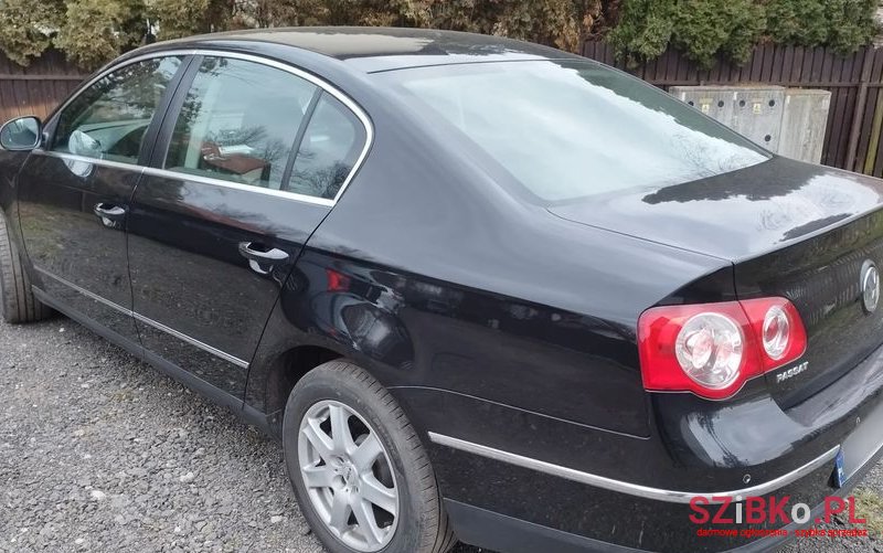 2008' Volkswagen Passat photo #3