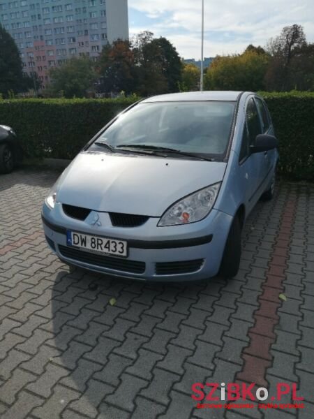 2005' Mitsubishi Colt photo #3