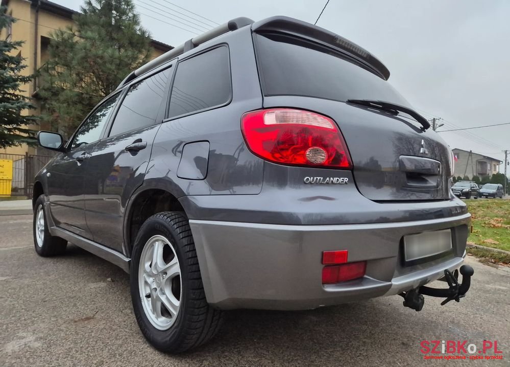 2006' Mitsubishi Outlander photo #1
