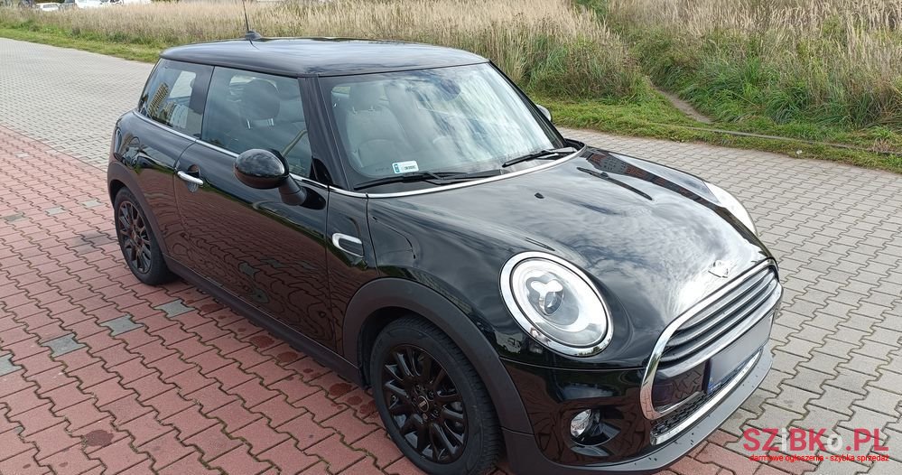 2018' MINI Cooper Standard photo #4