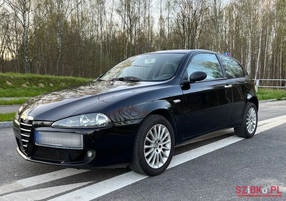 2005' Alfa Romeo 147 photo #1