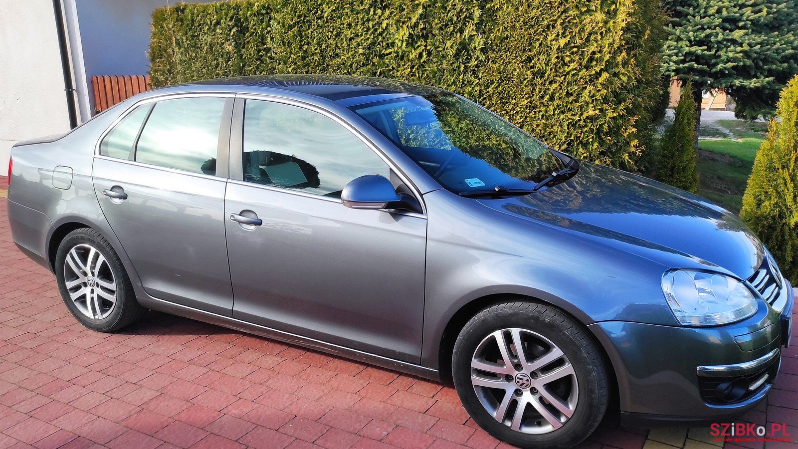 2008' Volkswagen Jetta photo #2