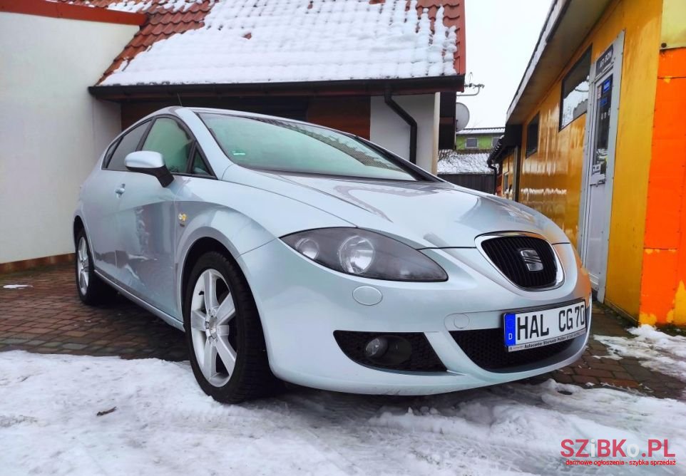 2007' SEAT Leon photo #2
