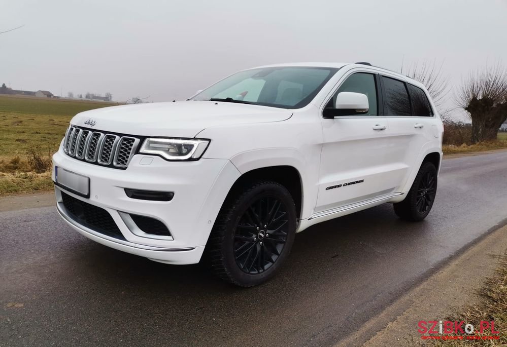 2017' Jeep Grand Cherokee photo #2