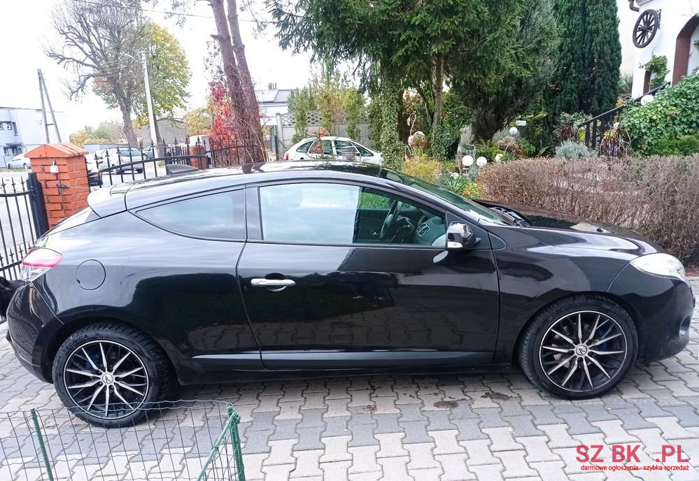 2009' Renault Megane photo #2