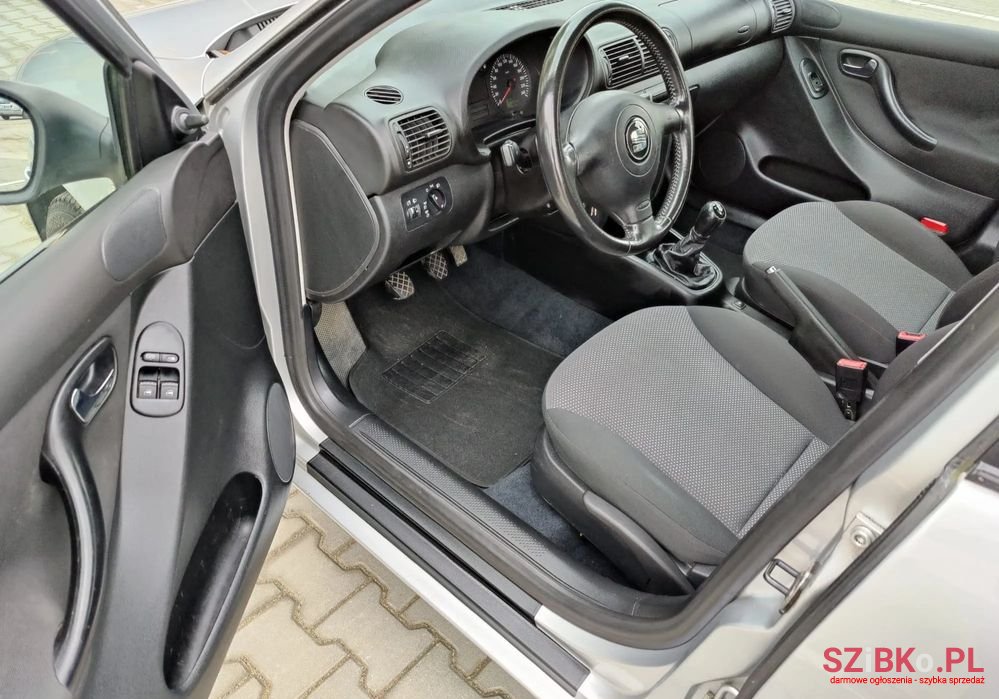 2004' SEAT Leon photo #5
