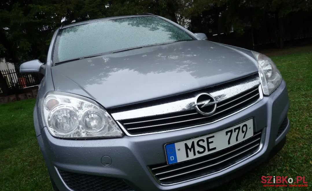 2005' Opel Astra photo #2