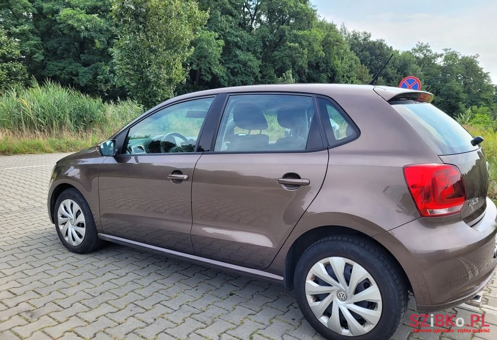 2013' Volkswagen Polo photo #2