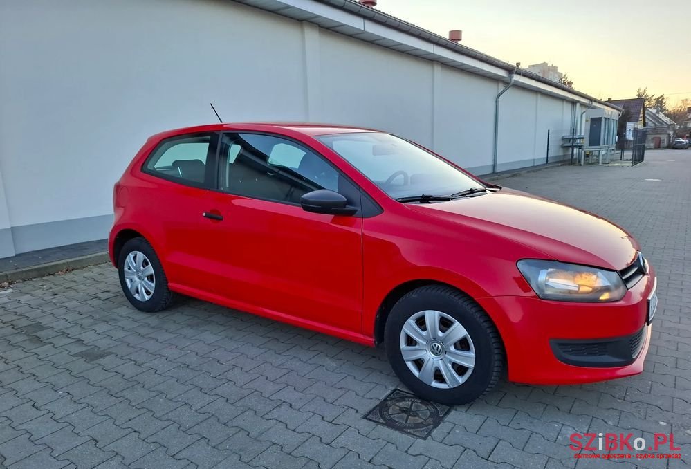 2013' Volkswagen Polo photo #2
