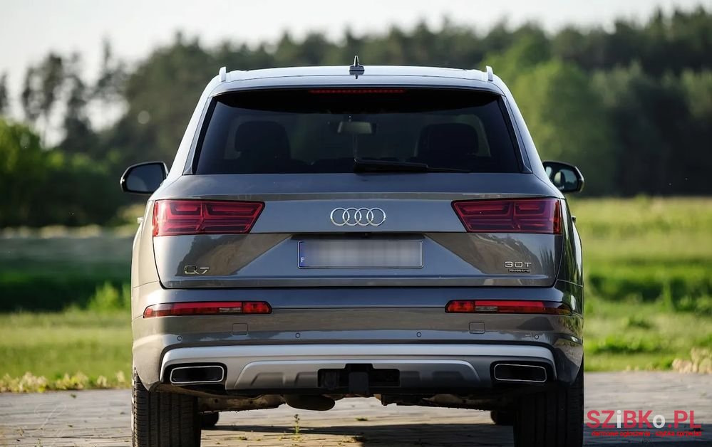 2018' Audi Q7 photo #5