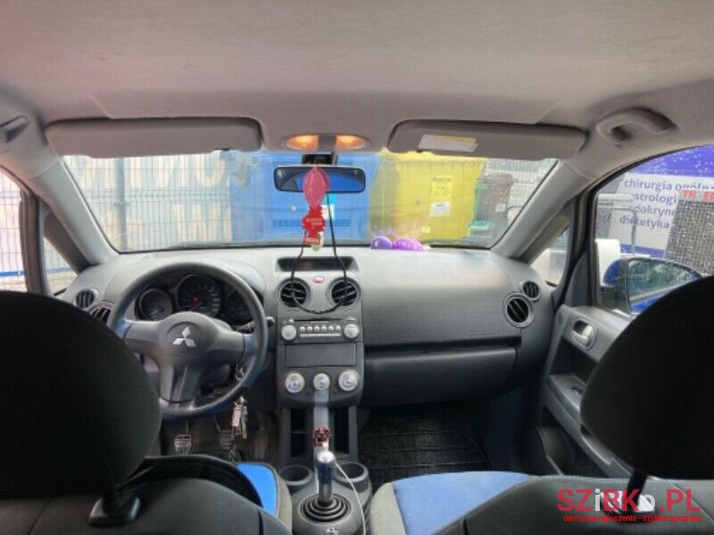 2007' Mitsubishi Colt photo #1