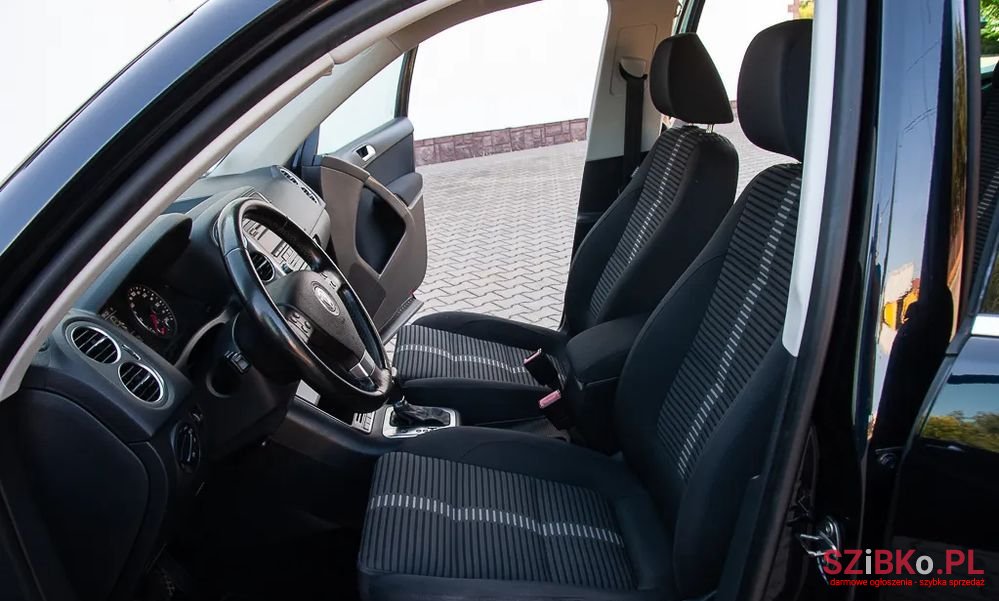 2009' Volkswagen Tiguan photo #5