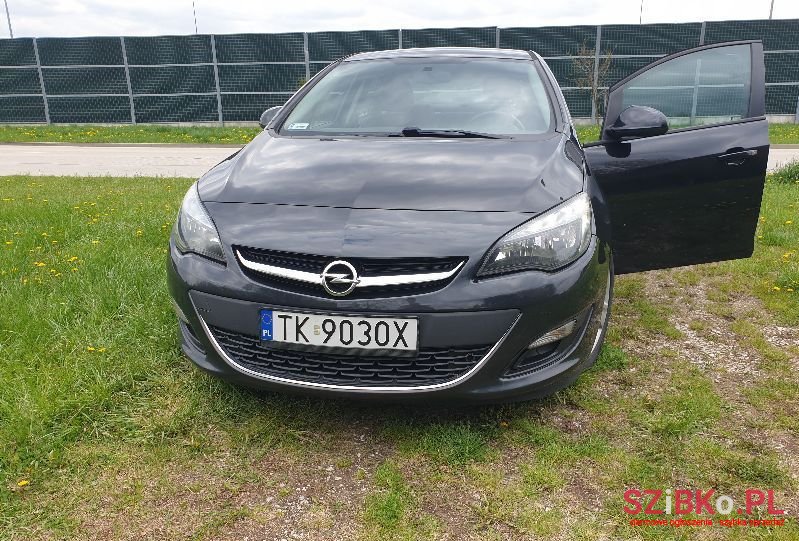 2014' Opel Astra photo #5