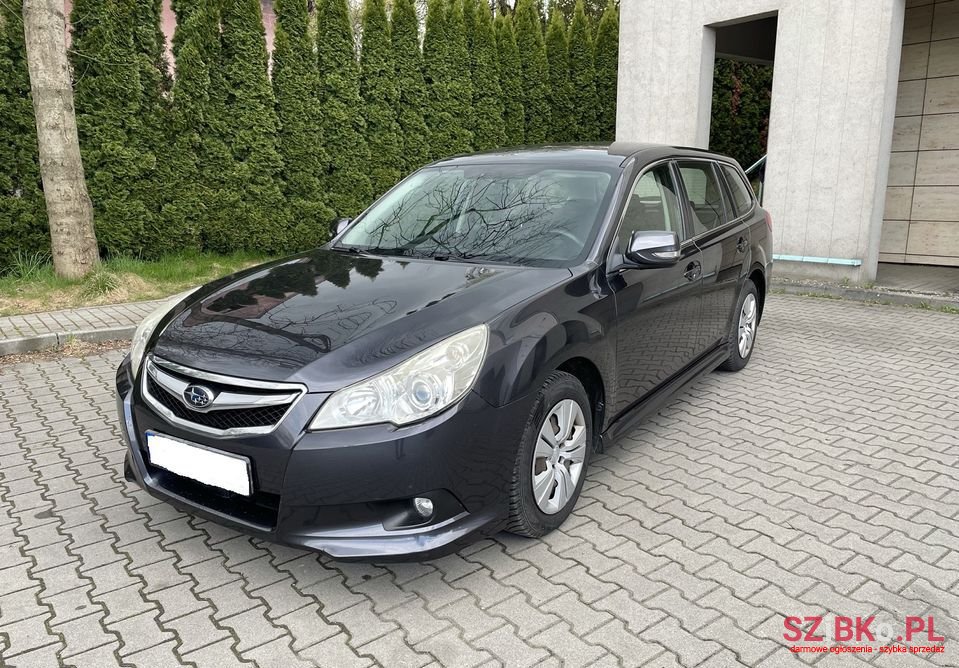 2011' Subaru Legacy photo #2