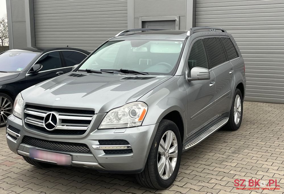 2012' Mercedes-Benz GL 500 4Matic photo #2