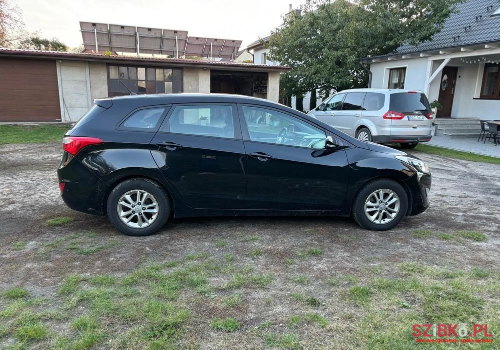 2013' Hyundai i30 1.4 Crdi Comfort photo #3