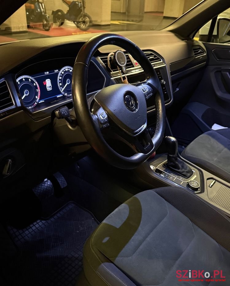2018' Volkswagen Tiguan photo #4