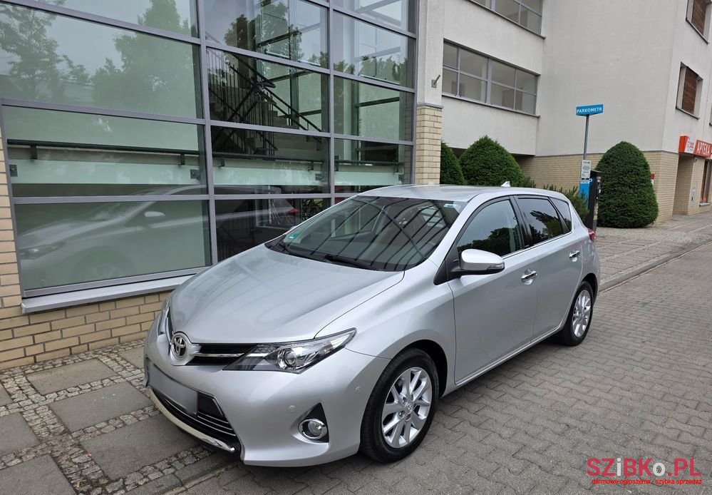 2014' Toyota Auris photo #4