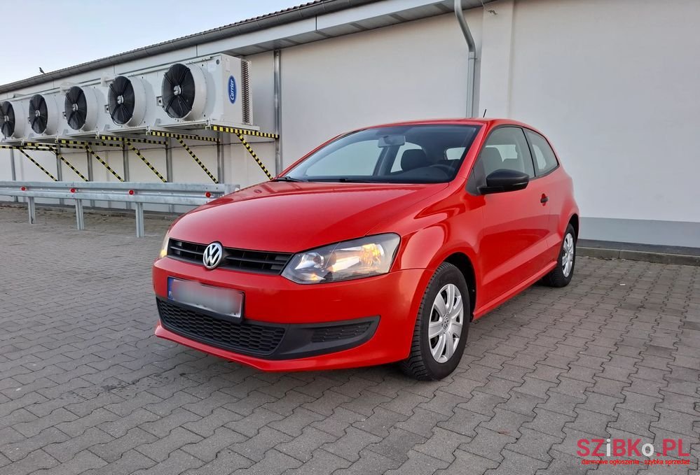 2013' Volkswagen Polo photo #1
