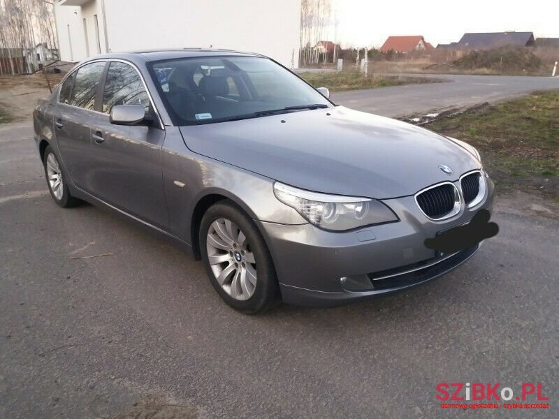 2007' BMW 520 photo #1