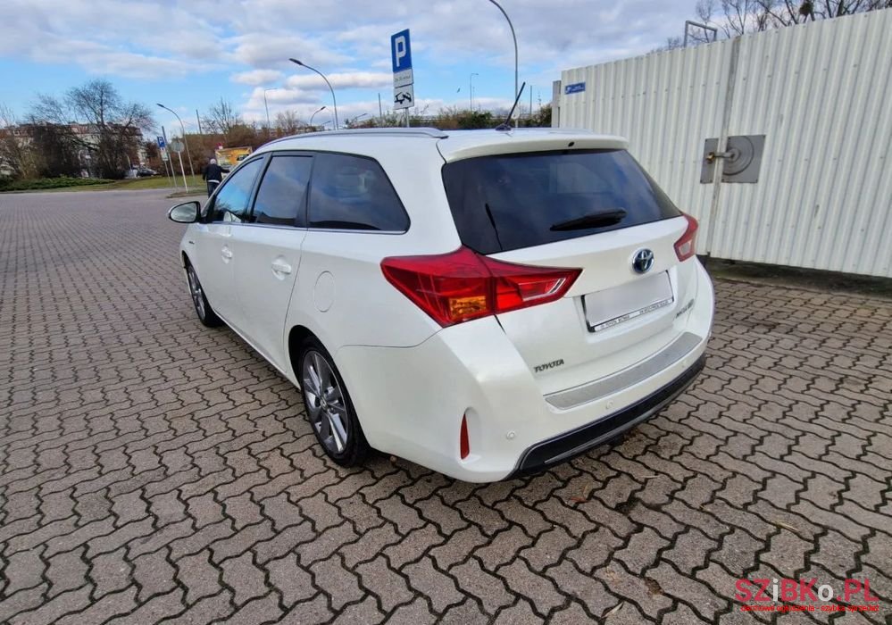 2013' Toyota Auris photo #4