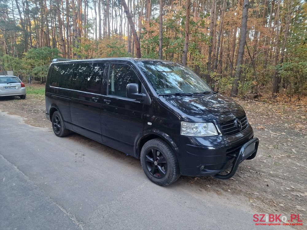 2007' Volkswagen Caravelle photo #1