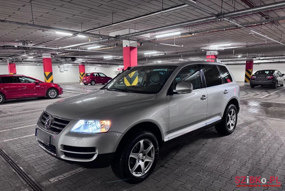 2003' Volkswagen Touareg photo #1