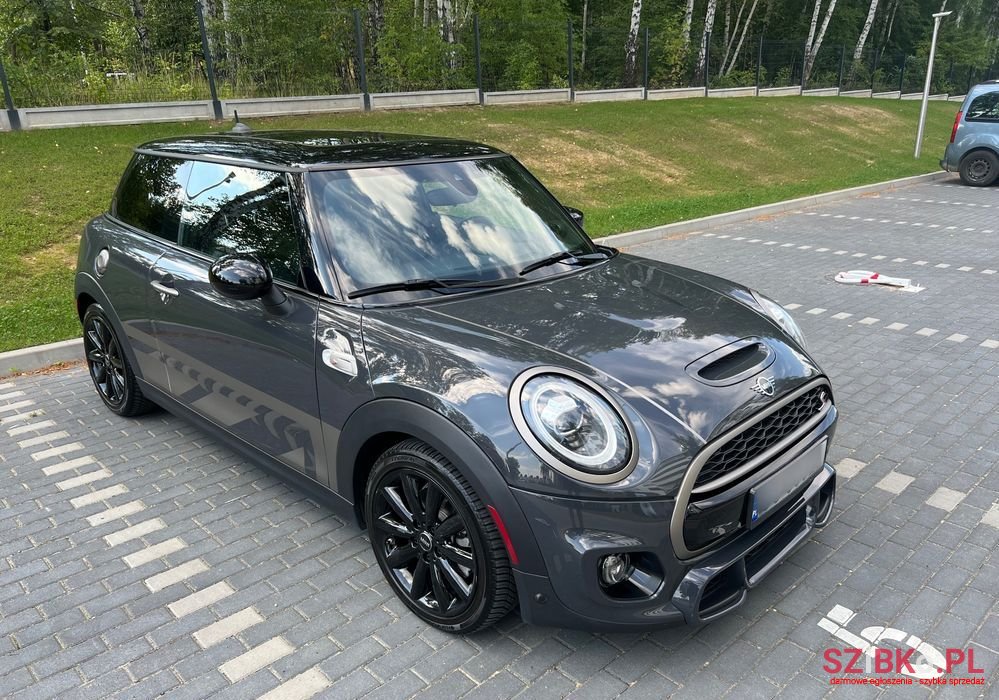 2021' MINI Cooper S Standard photo #5