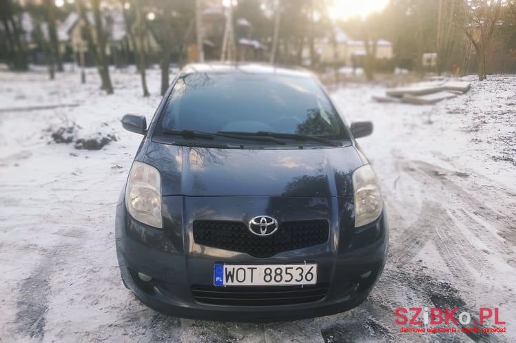 2008' Toyota Yaris photo #1