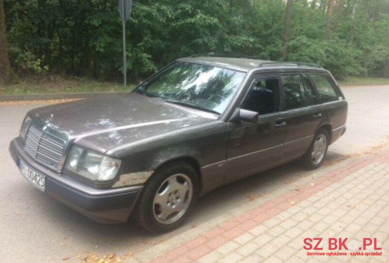 1991' Mercedes-Benz W124 photo #1