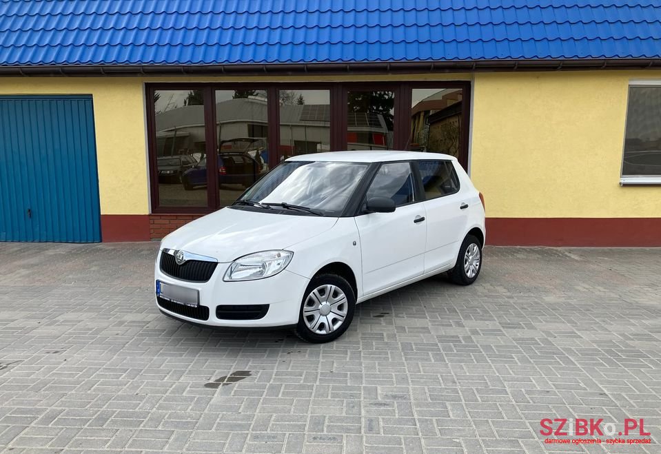 2009' Skoda Fabia photo #1