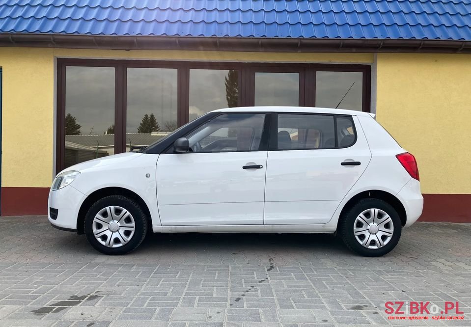 2009' Skoda Fabia photo #3