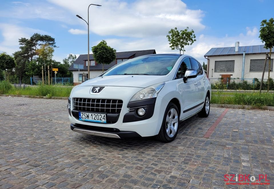 2012' Peugeot 3008 photo #1